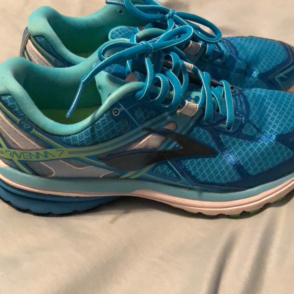 Women’s Brooks shoes